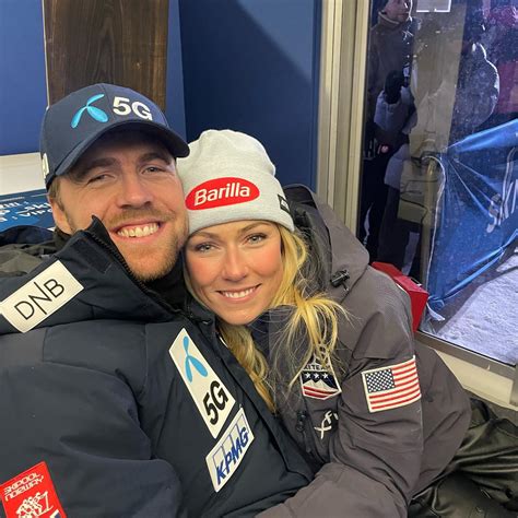 WATCH: Mikaela Shiffrin and fiance Aleksandr Kilde swim。